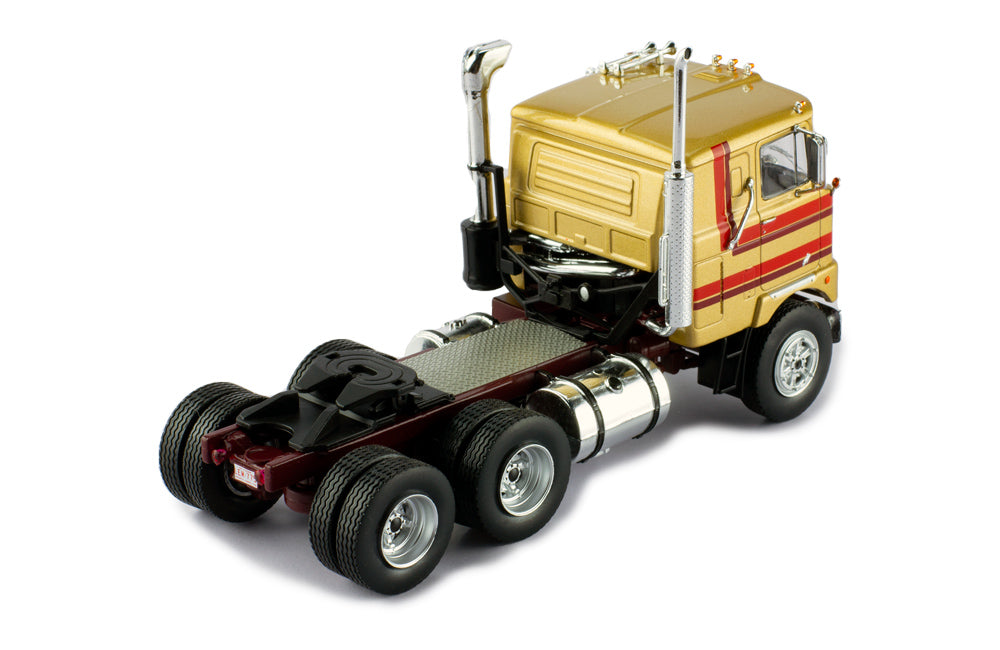 Mô hình xe đầu kéo IXO 1:43 Mack Serie F 1977 Metallic Beige - TR168.22