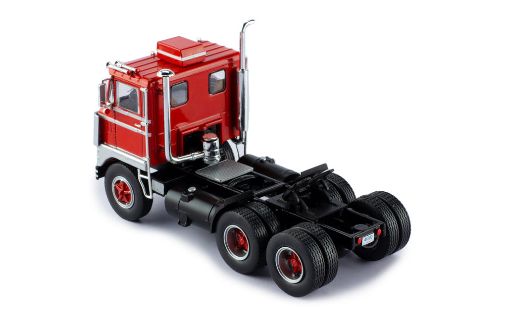 Mô hình xe đầu kéo IXO 1:43 White 7400 1960 Red - TR170.22