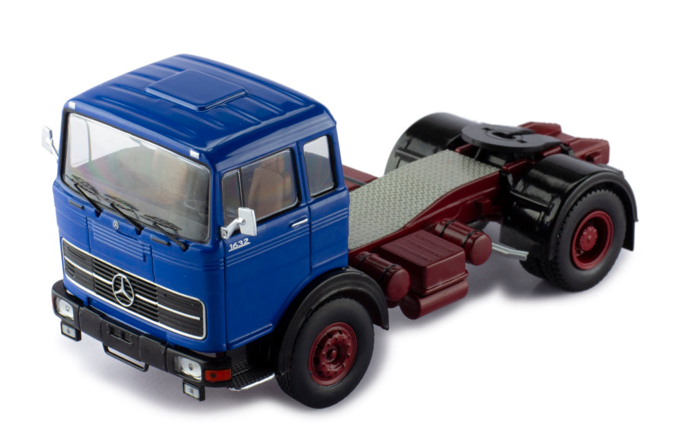 Mô hình xe đầu kéo IXO 1:43 Mercedes-Benz Lps 1632 1970 Blue - TR175.22