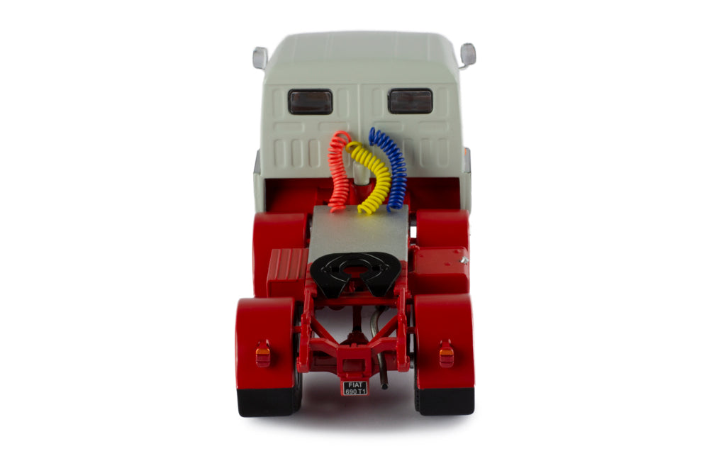 Mô hình xe đầu kéo IXO 1:43 Fiat 690 T1 1961 Grey - TR176.22