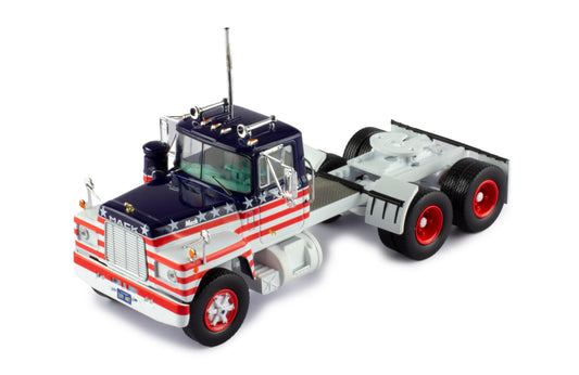 Mô hình xe đầu kéo IXO 1:43 Mack R-Series 1966 Red And Blue - TR178.22