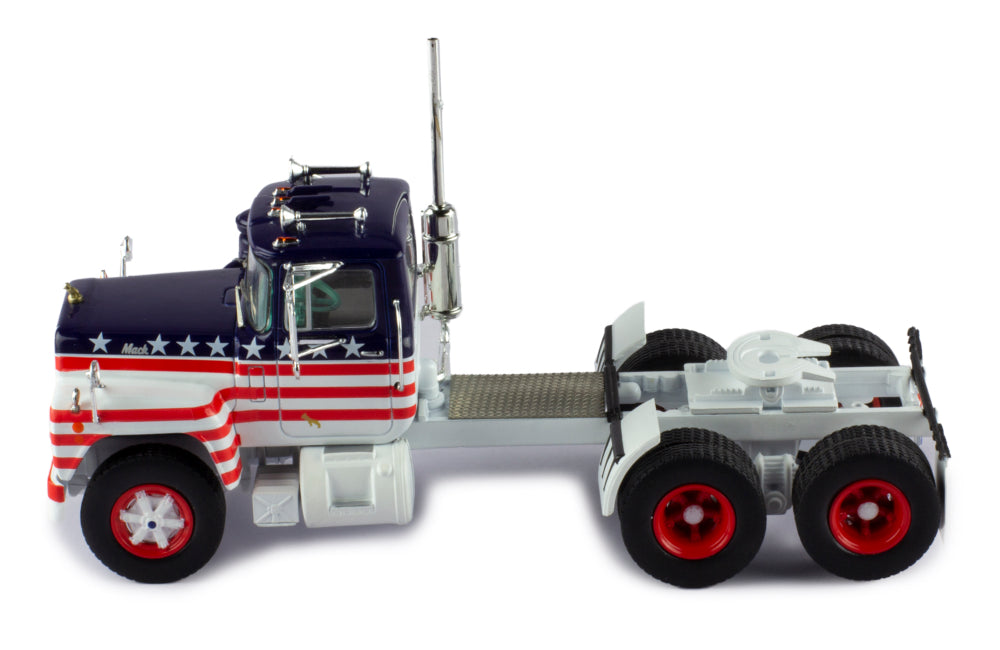 Mô hình xe đầu kéo IXO 1:43 Mack R-Series 1966 Red And Blue - TR178.22