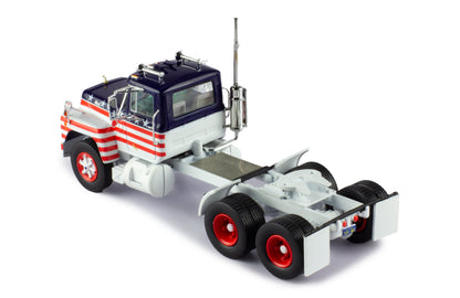 Mô hình xe đầu kéo IXO 1:43 Mack R-Series 1966 Red And Blue - TR178.22