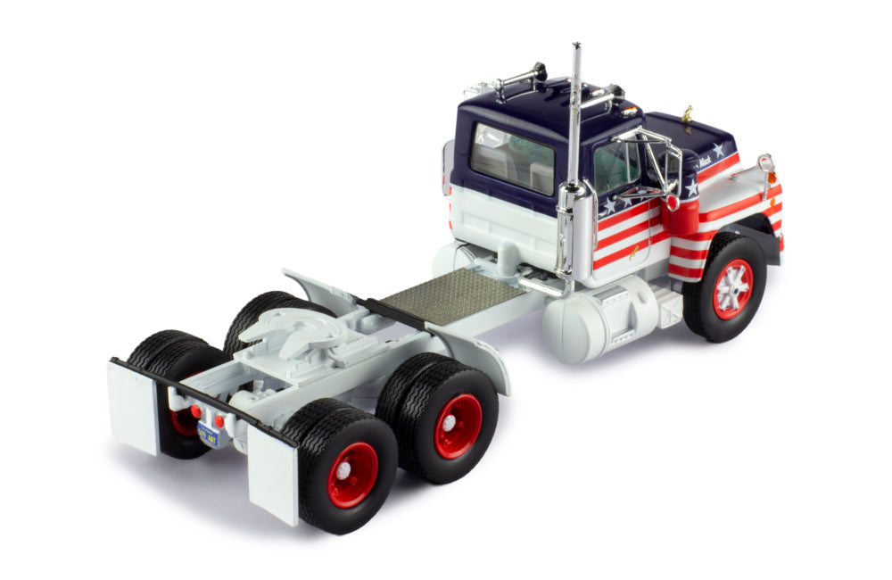 Mô hình xe đầu kéo IXO 1:43 Mack R-Series 1966 Red And Blue - TR178.22