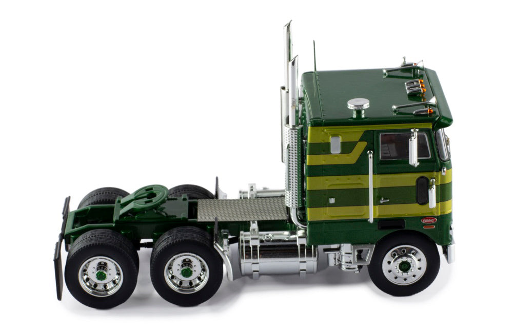 Mô hình xe đầu kéo IXO 1:43 Peterbilt 352 "Pacemaker" 1979 Green With Stripes - TR184.22