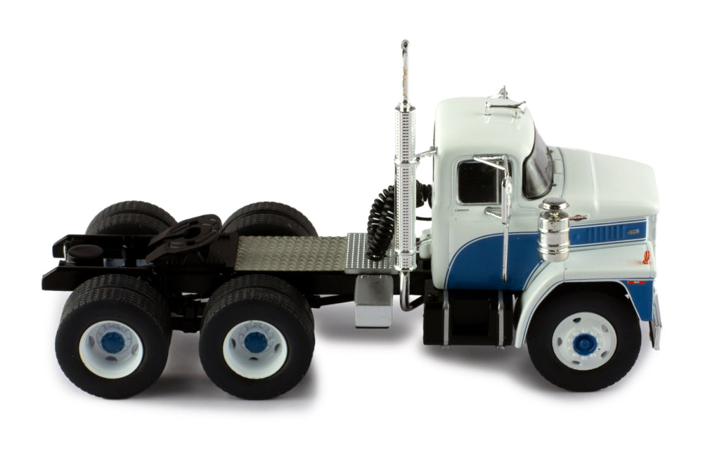 Mô hình xe đầu kéo IXO 1:43 Dodge Lcf Ct900 1960 White And Blue - TR185.22