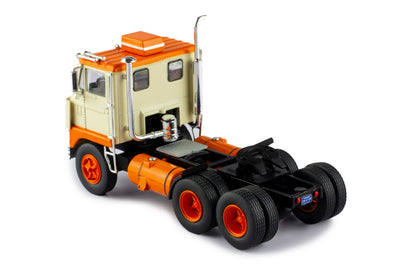 Mô hình xe đầu kéo IXO 1:43 White 7400 1960 Beige - TR188.22