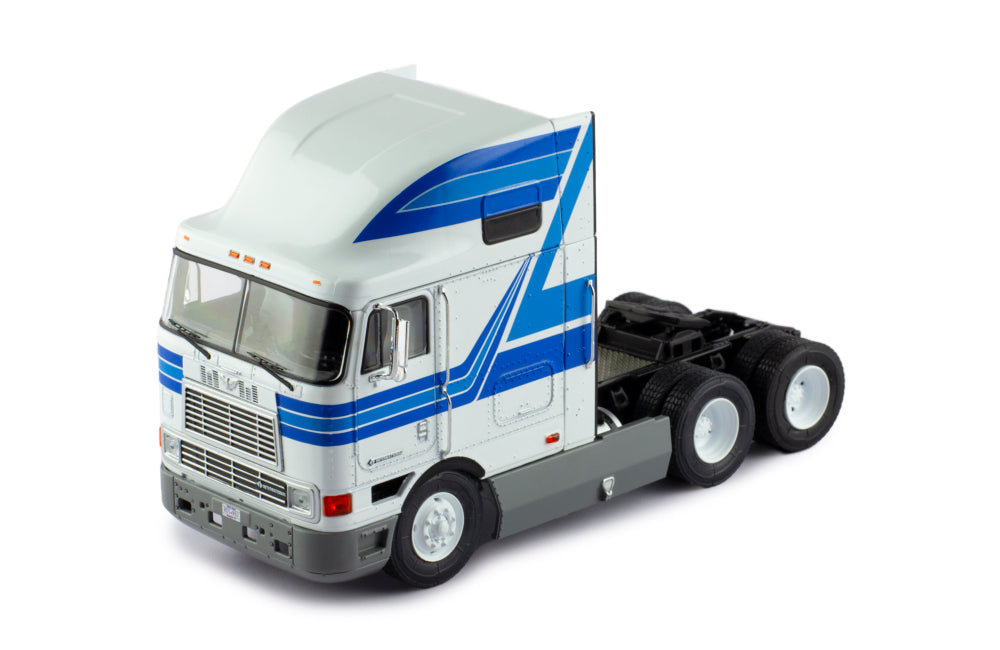 Mô hình xe đầu kéo IXO 1:43 International Eagle Cabover 1995 White And Blue - TR190.22