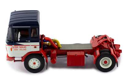 Mô hình xe đầu kéo IXO 1:43 Daf 2600 1970 Blue, White And Red - TR195.22