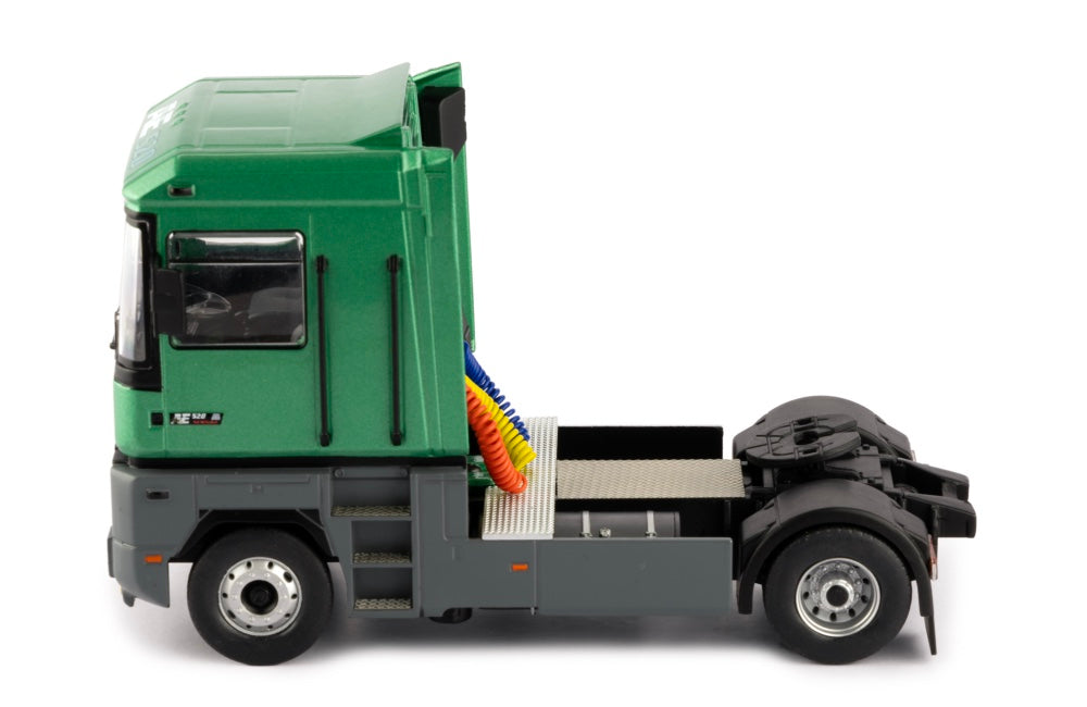 Mô hình xe đầu kéo IXO 1:43 Renault Magnum Ae 520 Ti 1994 Metallic Green - TR208.22