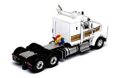 Mô hình xe đầu kéo IXO 1:43 Freightliner Coronado 2012 White And Gold - TR210.22