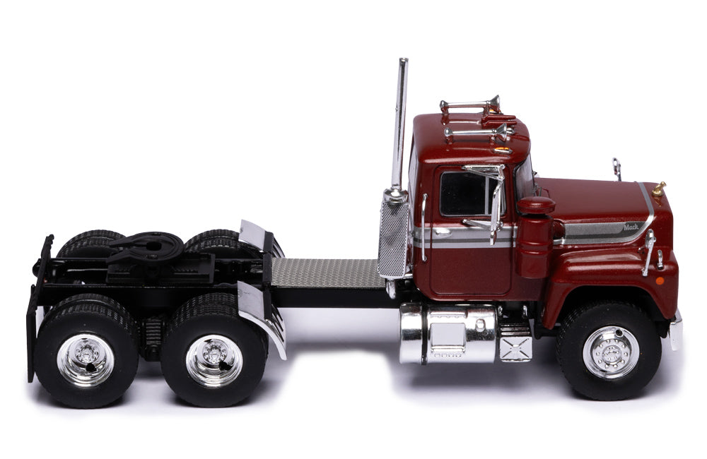 Mô hình xe đầu kéo IXO 1:43 Mack R-Series 1966 Metallic Red - TR212.22