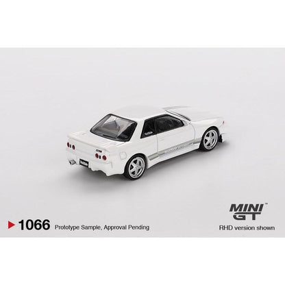 [HÀNG CÓ SẴN] Mocus Mô hình xe Mini GT 1:64 Nissan Skyline GT-R (R32) VeilSide Combat C-I White 1066
