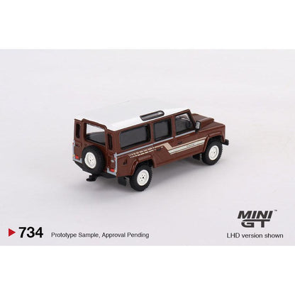 [HÀNG CÓ SẴN] Mocus Mô hình xe Mini GT 1:64 Land Rover Defender 110 1985 County Station Wagon Russet Brown 734