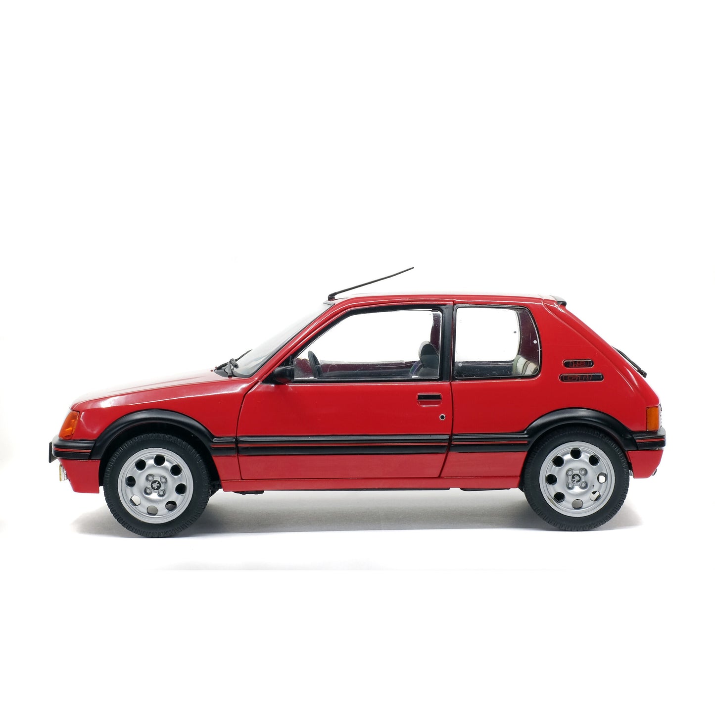 Mô hình xe Solido 1/18 PEUGEOT 205 GTI 1.9L MK 1 – ROUGE VALLELUNGA -1988
