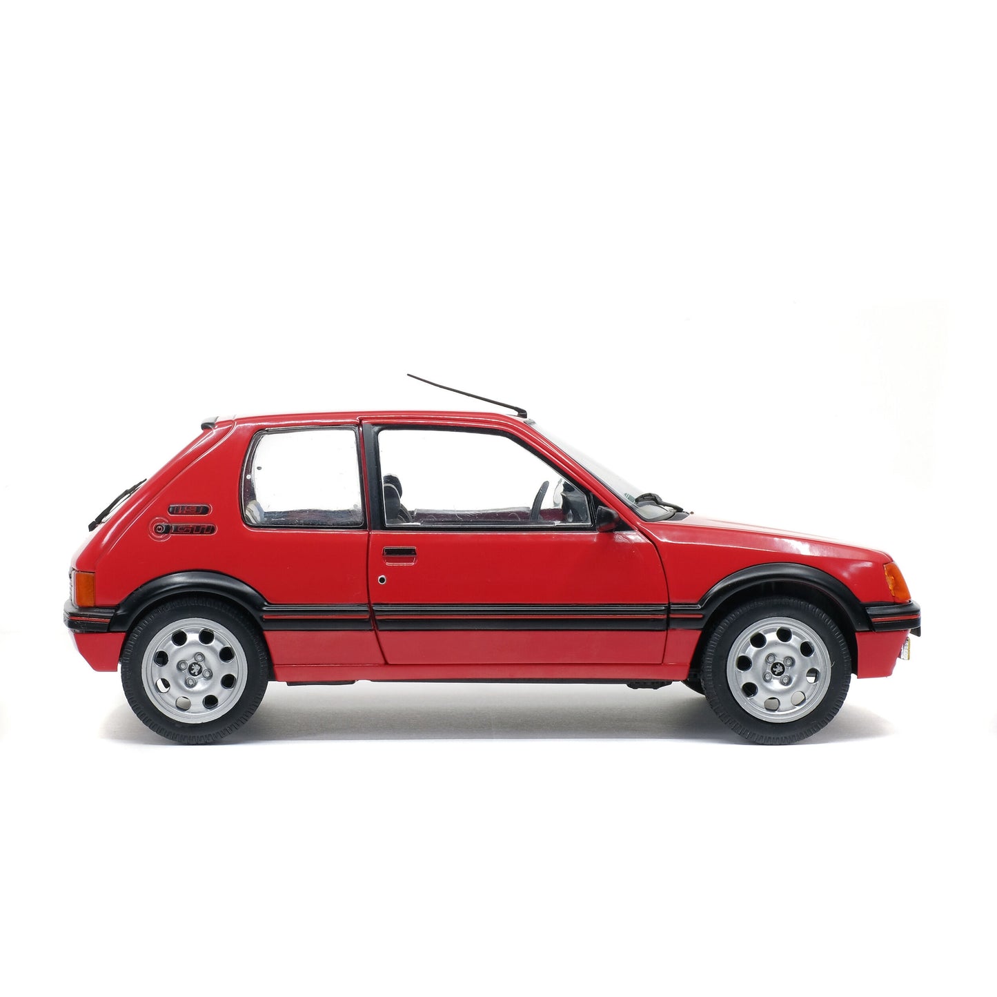 Mô hình xe Solido 1/18 PEUGEOT 205 GTI 1.9L MK 1 – ROUGE VALLELUNGA -1988