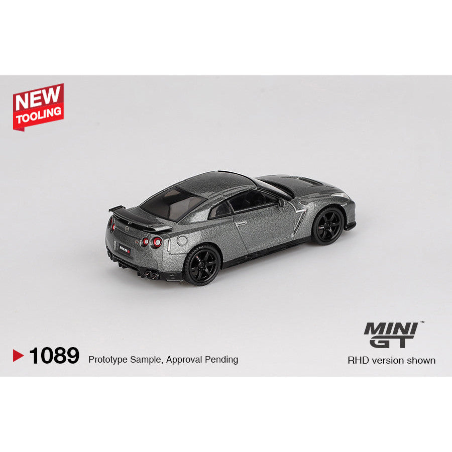 [Bán lượt mua trước] Sắp ra mắt tháng 11 2025 Mô hình xe Mini GT 1:64 NISSAN GT-R 2013 Dark Metal Gray MGT01089