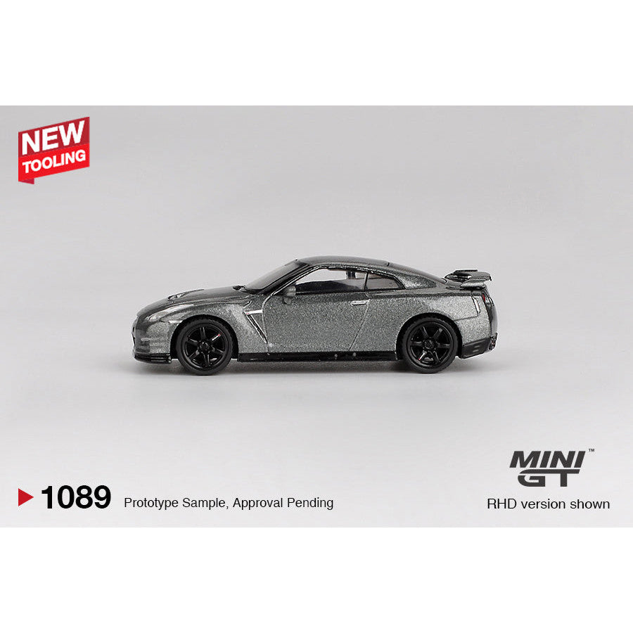 [Bán lượt mua trước] Sắp ra mắt tháng 11 2025 Mô hình xe Mini GT 1:64 NISSAN GT-R 2013 Dark Metal Gray MGT01089
