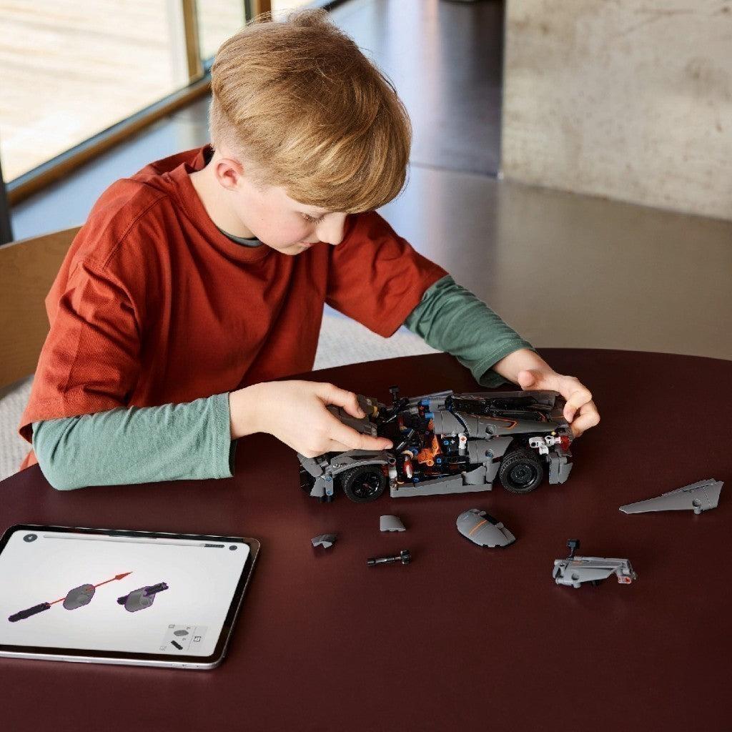 LEGO TECHNIC 42173 Đồ Chơi Lắp Ráp Xe Thể Thao Koenigsegg Jesko Absolut Màu Xám (801 Chi Tiết)