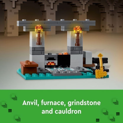 LEGO MINECRAFT 21252 Đồ chơi lắp ráp Kho chế tạo vũ khí (203 chi tiết)