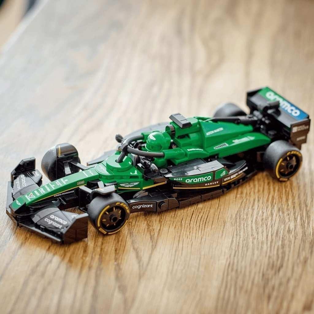 LEGO SPEED CHAMPIONS 77245 Đồ Chơi Lắp Ráp Xe Đua Aston Martin Aramco F1 - Amr24 (269 chi tiết)