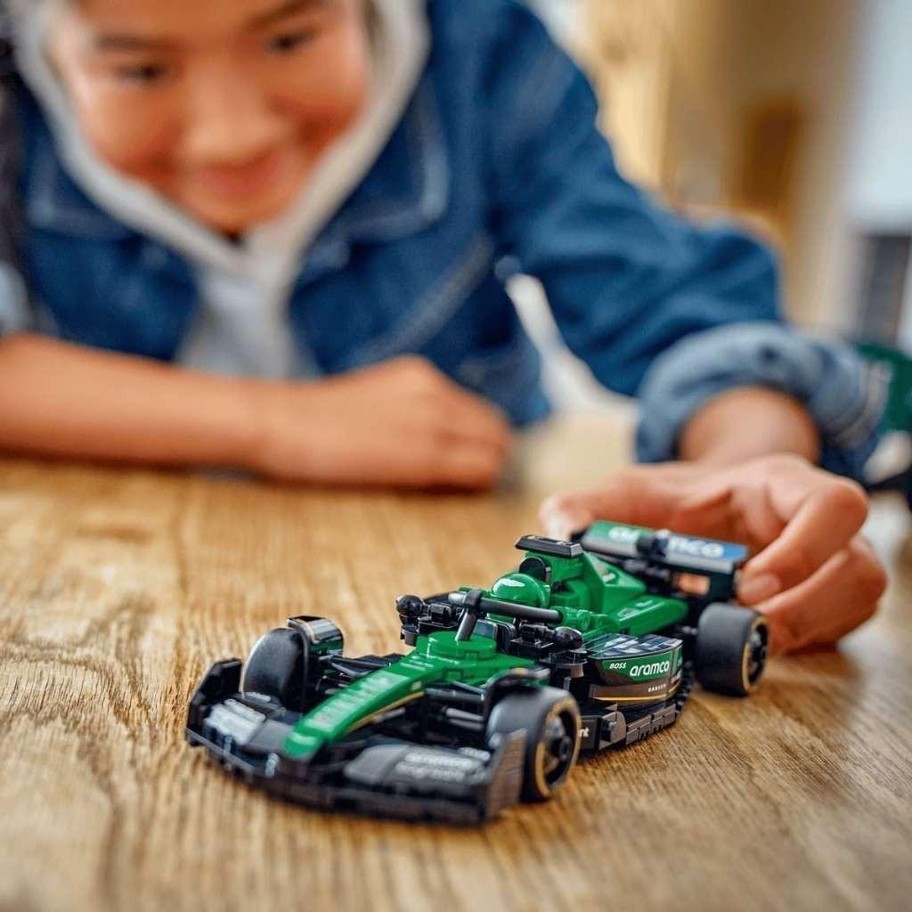 LEGO SPEED CHAMPIONS 77245 Đồ Chơi Lắp Ráp Xe Đua Aston Martin Aramco F1 - Amr24 (269 chi tiết)